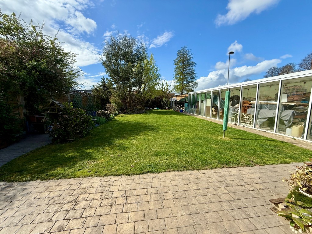 Lot: 113 - DETACHED HOUSE FOR COMPLETION - Garden to rear